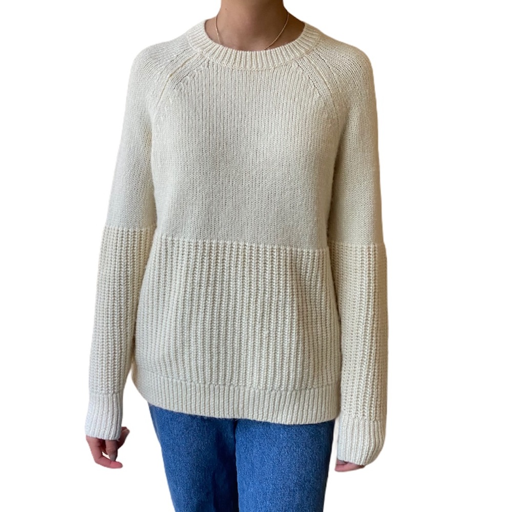 Banana Republic Knit Crewneck made of Italian Yarn